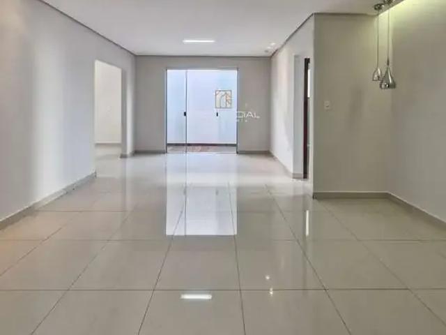 Casa / Sobrado para Venda em Divinópolis/MG São Judas Tadeu 4 Quartos