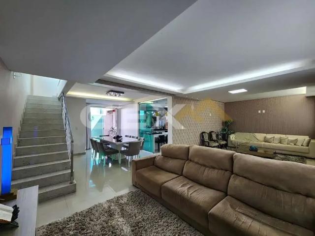 Casa / Sobrado para Venda em Divinópolis/MG São Roque 4 Quartos