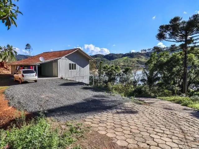 Casa / Sobrado para Venda em Doutor Pedrinho/SC Centro 4 Quartos
