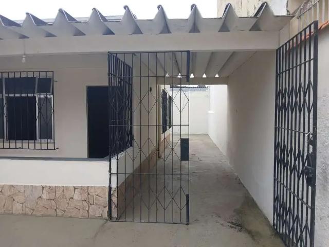 Casa / Sobrado para Venda em Duque de Caxias/RJ Centro 3 Quartos