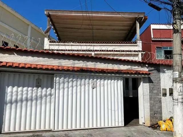 Casa / Sobrado para Venda em Duque de Caxias/RJ Centro 5 Quartos