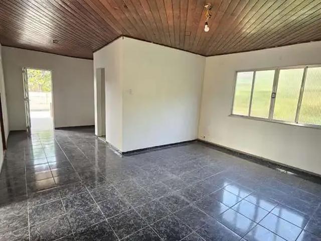 Casa / Sobrado para Venda em Duque de Caxias/RJ Jardim Primavera 6 Quartos