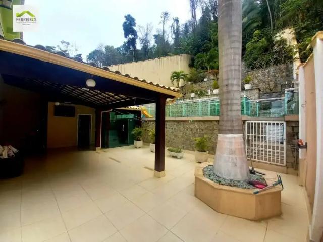 Casa / Sobrado para Venda em Duque de Caxias/RJ Parque A Equitativa 4 Quartos