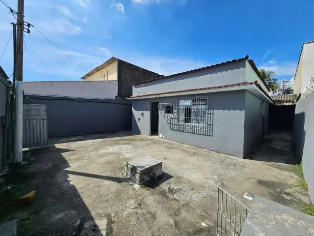 Casa / Sobrado para Venda em Duque de Caxias/RJ Parque Laguna e Dourados 3 Quartos