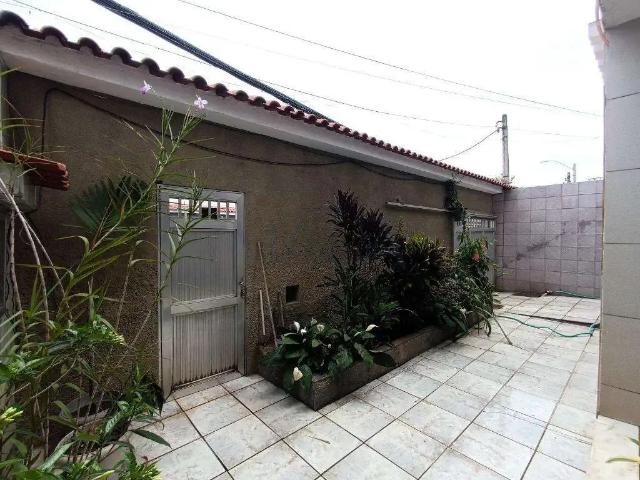 Casa / Sobrado para Venda em Duque de Caxias/RJ Parque Laguna e Dourados 2 Quartos