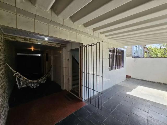 Casa / Sobrado para Venda em Duque de Caxias/RJ Parque Muísa 5 Quartos