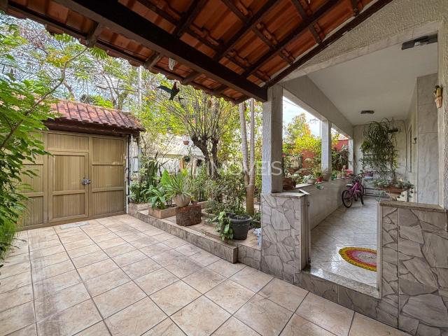 Casa / Sobrado para Venda em Duque de Caxias/RJ Parque Paulista 5 Quartos
