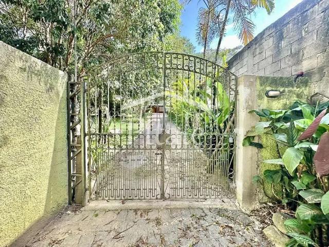 Casa / Sobrado para Venda em Embu das Artes/SP Chácaras Jardim Colibri 3 Quartos