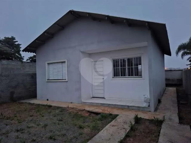 Casa / Sobrado para Venda em Embu Guaçu/SP Centro 2 Quartos