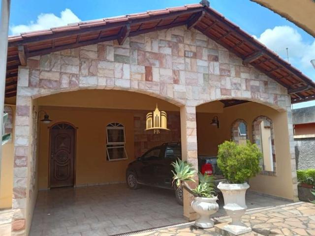Casa / Sobrado para Venda em Esmeraldas/MG Centro 3 Quartos