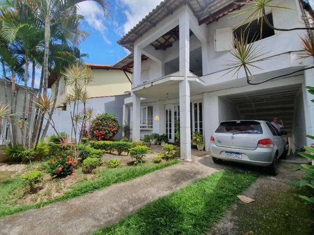 Casa / Sobrado para Venda em Esmeraldas/MG Centro 5 Quartos