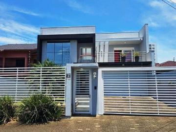 Casa / Sobrado para Venda em Esteio/RS Centro 3 Quartos