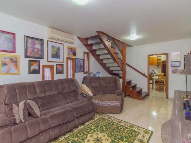 Casa / Sobrado para Venda em Esteio/RS Centro 4 Quartos