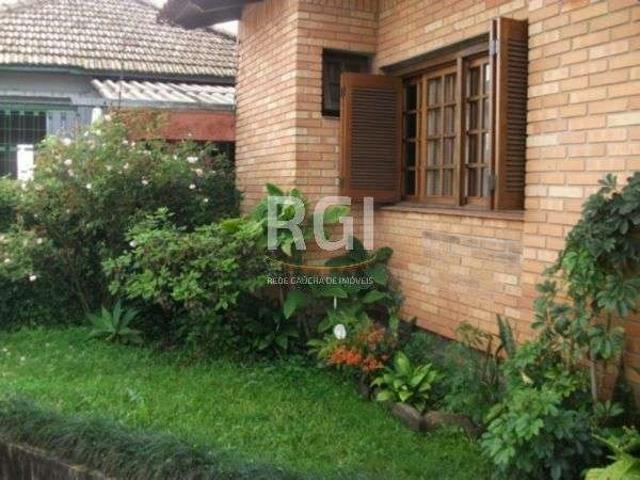 Casa / Sobrado para Venda em Esteio/RS Centro 4 Quartos