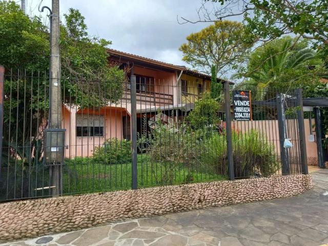 Casa / Sobrado para Venda em Esteio/RS Centro 4 Quartos