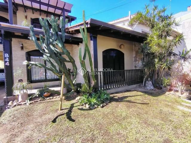 Casa / Sobrado para Venda em Esteio/RS Centro 4 Quartos