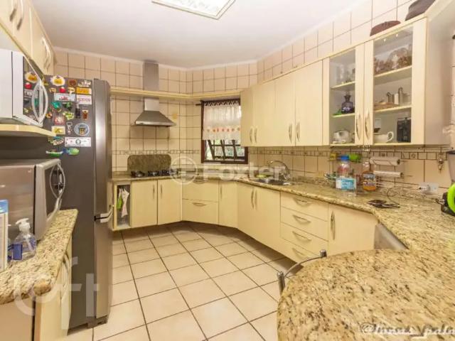 Casa / Sobrado para Venda em Esteio/RS Centro 4 Quartos