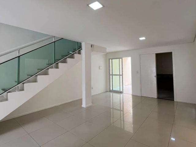 Casa / Sobrado para Venda em Eusébio/CE Coité 4 Quartos