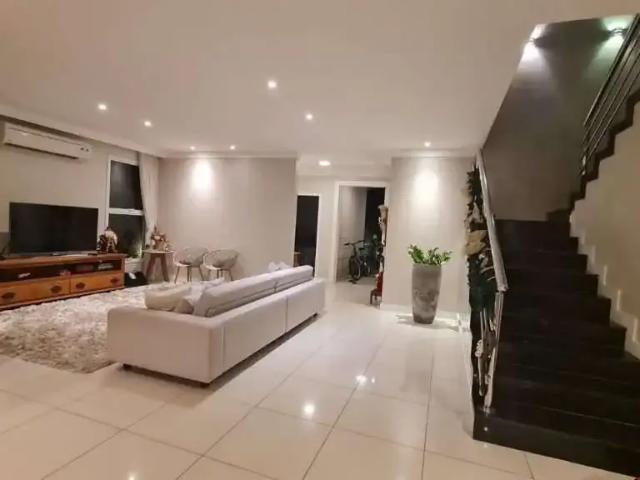 Casa / Sobrado para Venda em Eusébio/CE Cararu 5 Quartos
