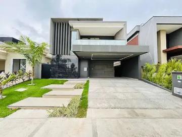Casa / Sobrado para Venda em Eusébio/CE Centro 4 Quartos