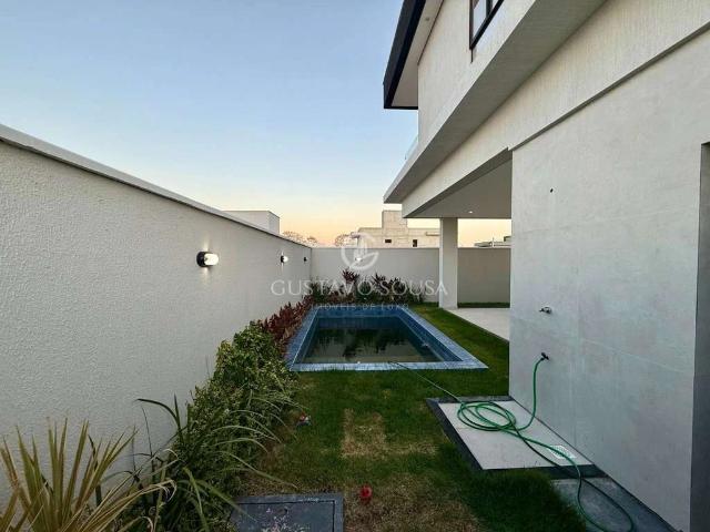 Casa / Sobrado para Venda em Eusébio/CE Cidade Alpha 4 Quartos