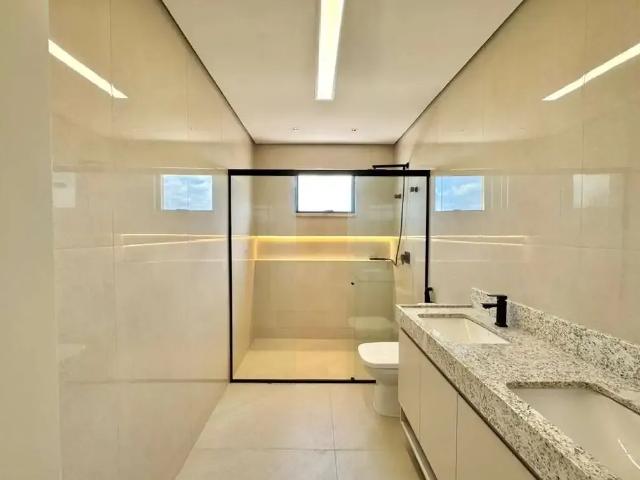 Casa / Sobrado para Venda em Eusébio/CE Cidade Alpha 4 Quartos