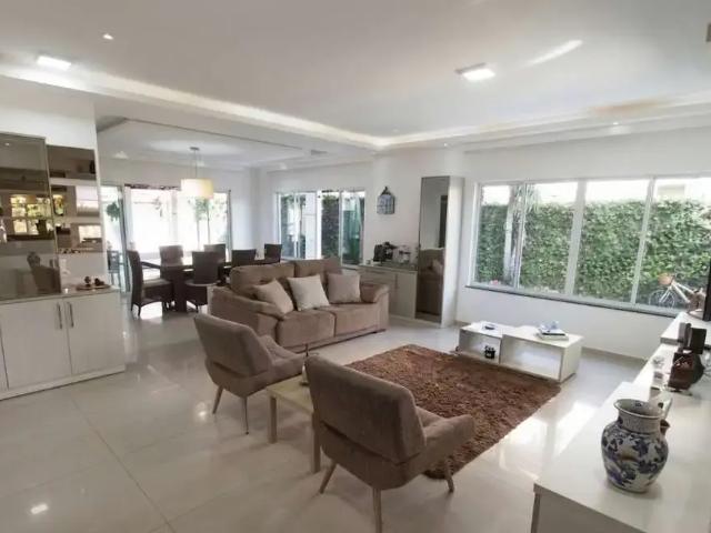 Casa / Sobrado para Venda em Eusébio/CE Pires Façanha 4 Quartos