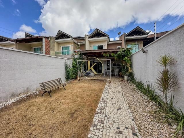 Casa / Sobrado para Venda em Eusébio/CE Urucunema 4 Quartos