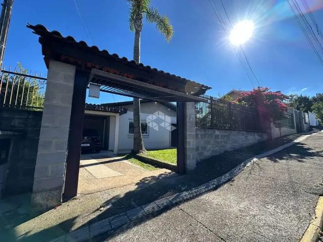 Casa / Sobrado para Venda em Farroupilha/RS Monte Verde 3 Quartos