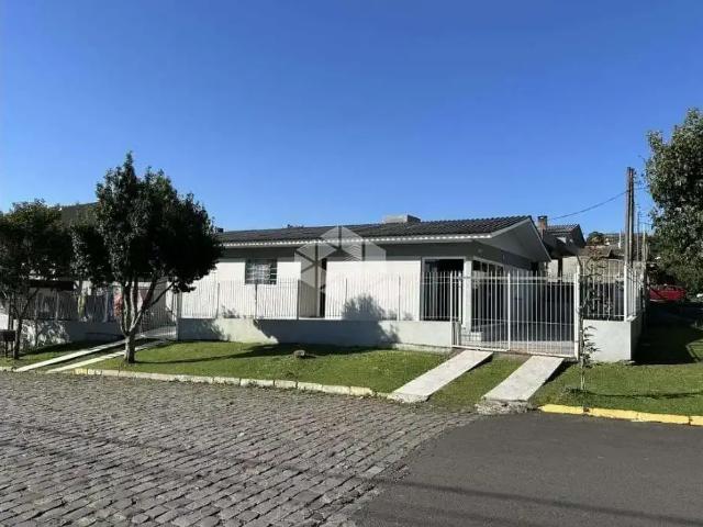 Casa / Sobrado para Venda em Farroupilha/RS Primeiro de Maio 3 Quartos