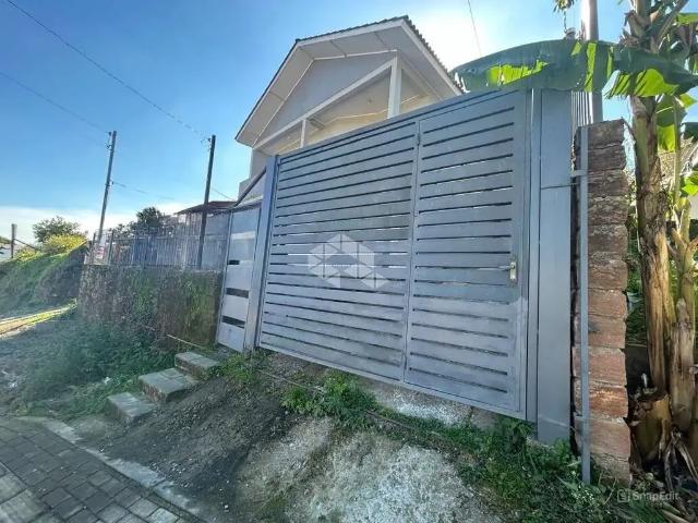 Casa / Sobrado para Venda em Farroupilha/RS Primeiro de Maio 4 Quartos
