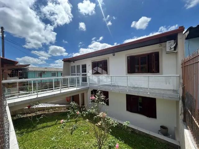 Casa / Sobrado para Venda em Farroupilha/RS Primeiro de Maio 5 Quartos