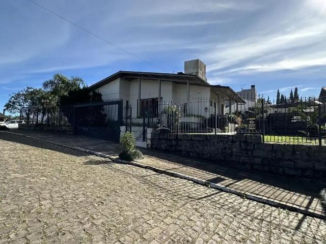 Casa / Sobrado para Venda em Farroupilha/RS São Luiz 3 Quartos
