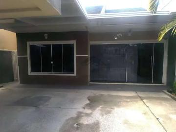 Casa / Sobrado para Venda em Fazenda Rio Grande/PR Estados 3 Quartos