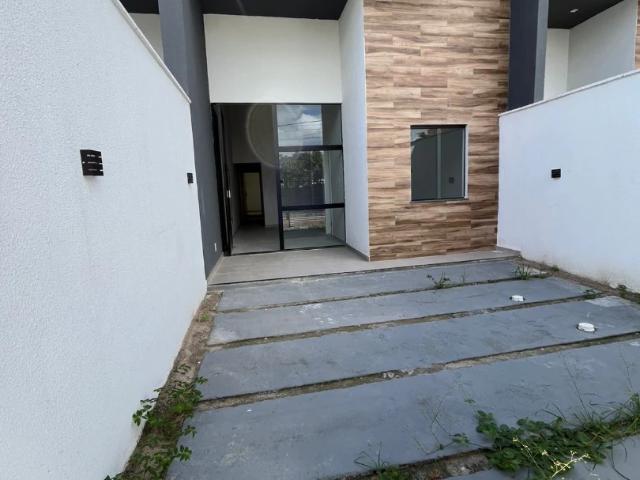 Casa / Sobrado para Venda em Feira de Santana/BA Mangabeira 3 Quartos