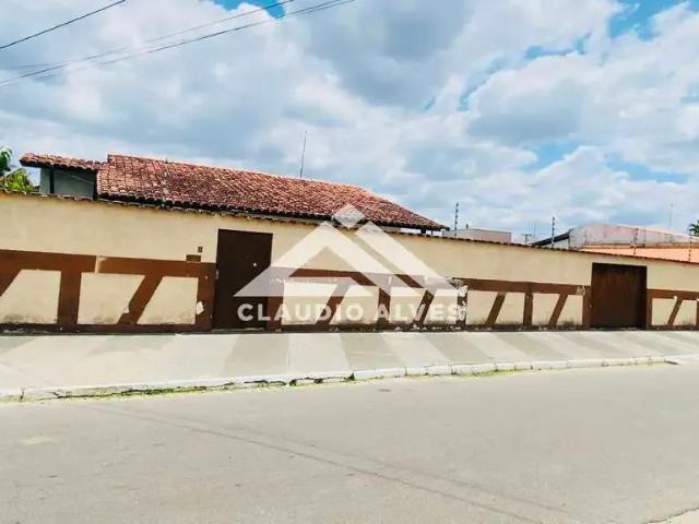 Casa / Sobrado para Venda em Feira de Santana/BA Muchila 4 Quartos