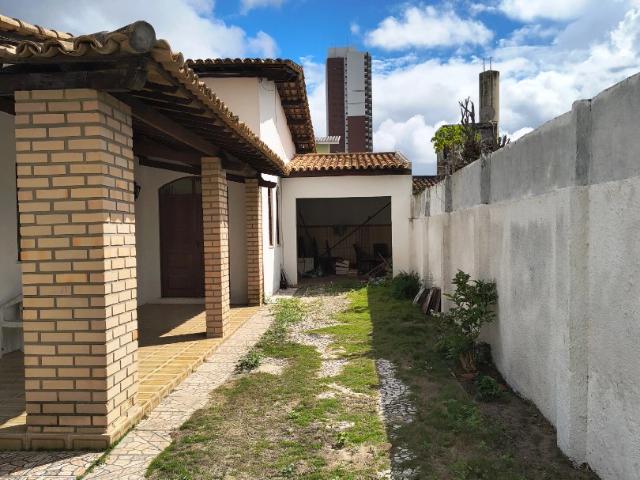 Casa / Sobrado para Venda em Feira de Santana/BA Santa Mônica 3 Quartos