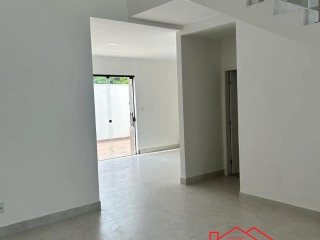 Casa / Sobrado para Venda em Feira de Santana/BA Papagaio 4 Quartos