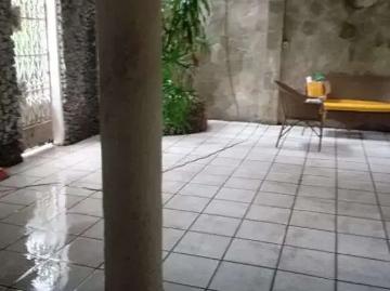 Casa / Sobrado para Venda em Fortaleza/CE Varjota 3 Quartos