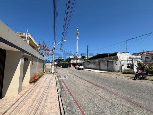 Casa / Sobrado para Venda em Fortaleza/CE Amadeu Furtado 4 Quartos