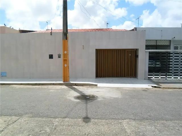 Casa / Sobrado para Venda em Fortaleza/CE Amadeu Furtado 3 Quartos