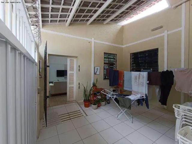 Casa / Sobrado para Venda em Fortaleza/CE Benfica 5 Quartos