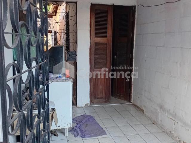 Casa / Sobrado para Venda em Fortaleza/CE Bonsucesso 2 Quartos