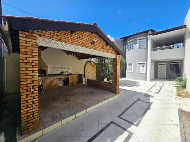 Casa / Sobrado para Venda em Fortaleza/CE Cambeba 4 Quartos