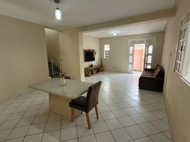 Casa / Sobrado para Venda em Fortaleza/CE Centro 4 Quartos