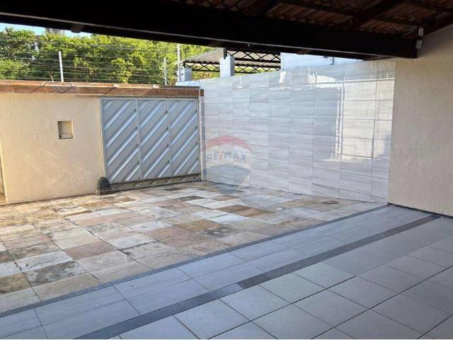 Casa / Sobrado para Venda em Fortaleza/CE Cidade dos Funcionários 4 Quartos