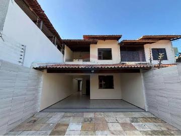 Casa / Sobrado para Venda em Fortaleza/CE Cidade dos Funcionários 4 Quartos