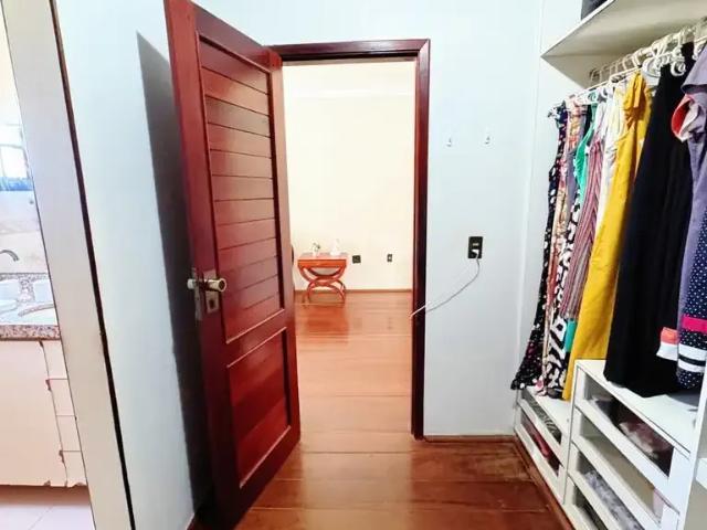 Casa / Sobrado para Venda em Fortaleza/CE de Lourdes 4 Quartos