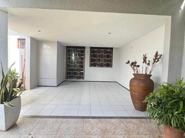Casa / Sobrado para Venda em Fortaleza/CE Engenheiro Luciano Cavalcante 4 Quartos