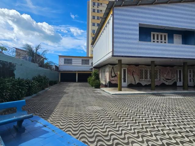 Casa / Sobrado para Venda em Fortaleza/CE Farias Brito 6 Quartos